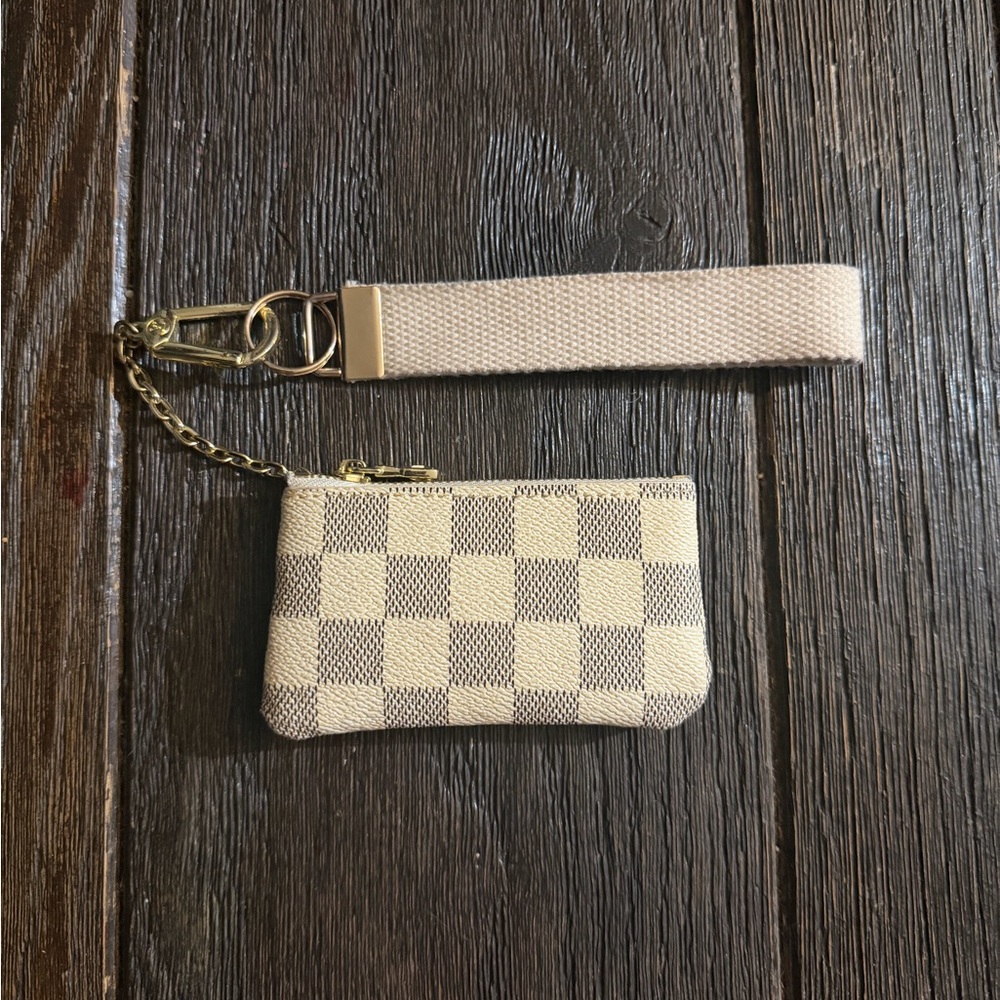 Keychain wristlet
